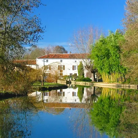 Moulin Authentique Avec Jardin Prive Et Activites Pour Familles Et Amis En Bord De Riviere - Fr-1-653-251 * Saint-Mard (Charente-Maritime)